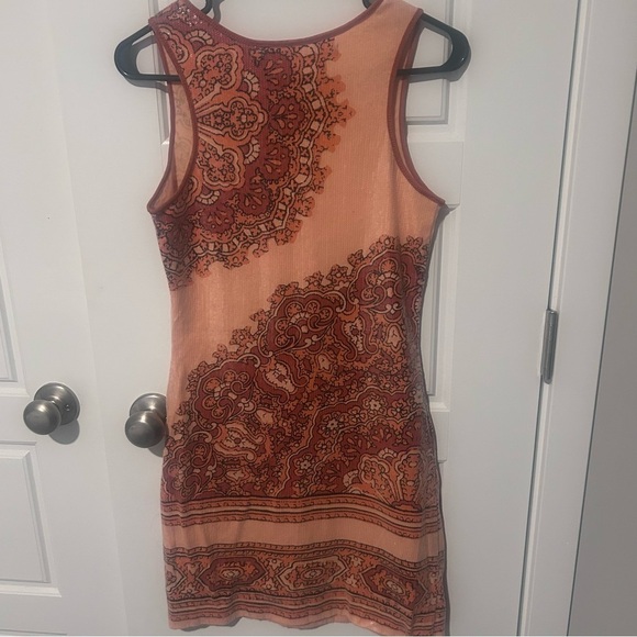 NWOT Women's - Chelsea & Violet Floral Sequin Shift Dress, Size Small - Picture 5 of 6